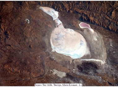 Simbolična fotografija za članek z naslovom: Fotografirali smo z višine 400 kilometrov