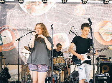 Simbolična fotografija za članek z naslovom: Pesem šolskega banda Before Time izbrana za ...