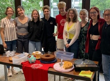 Simbolična fotografija za članek z naslovom: Nemški dijaki organizirali dobrodelni bazar po poplavah v Kamniku