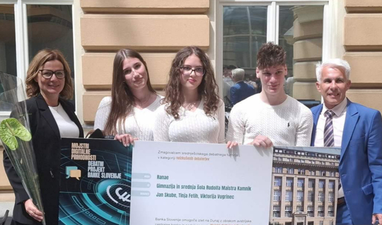 Zmagovalci na tekmovanju Mojstri digitalne prihodnosti
