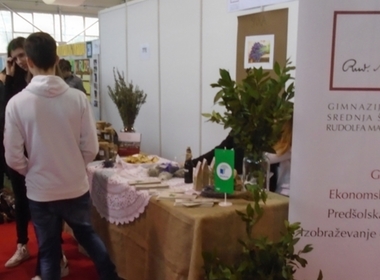 Simbolična fotografija za članek z naslovom: GSŠRM s pehtranovo potico na sejmu Altermed 2016