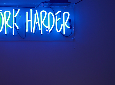 Simbolična fotografija za članek z naslovom: Mladost je norost