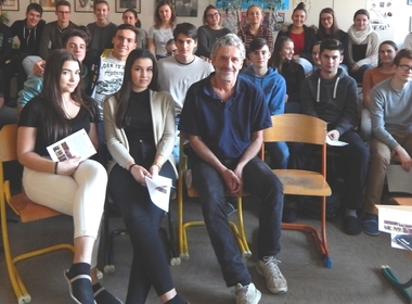 Simbolična fotografija za članek z naslovom: Tomo Križnar pri pouku filozofije