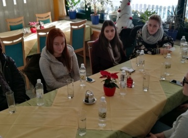 Simbolična fotografija za članek z naslovom: Poslovni projekti v 4. E