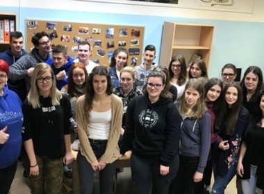 Simbolična fotografija za članek z naslovom: OBISK EVE COCEJ IZ ANINE ZVEZDICE