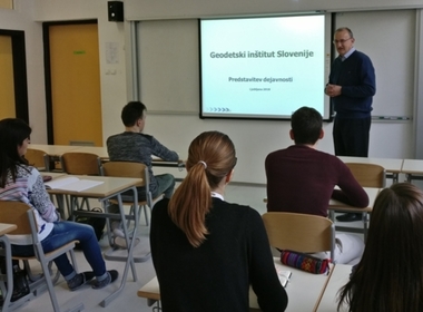 Simbolična fotografija za članek z naslovom: Obisk z Inštituta za geodezijo