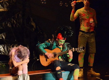 Simbolična fotografija za članek z naslovom: Že trinajsta uprizoritev muzikala The Tribe