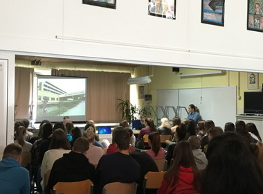 Simbolična fotografija za članek z naslovom: Vozim, a ne hodim