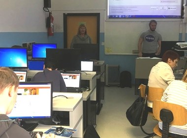 Simbolična fotografija za članek z naslovom: ŠOLA V OBLAKU