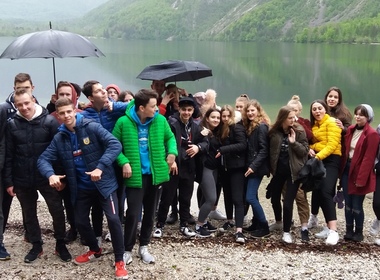 Simbolična fotografija za članek z naslovom: POZDRAV IZ BOHINJA